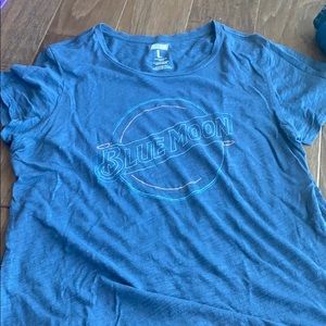 Blue moon graphic tee